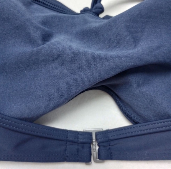 NWT Hollister Betty's Navy Ruffle Bikini Top, size Large - Picture 4 of 8